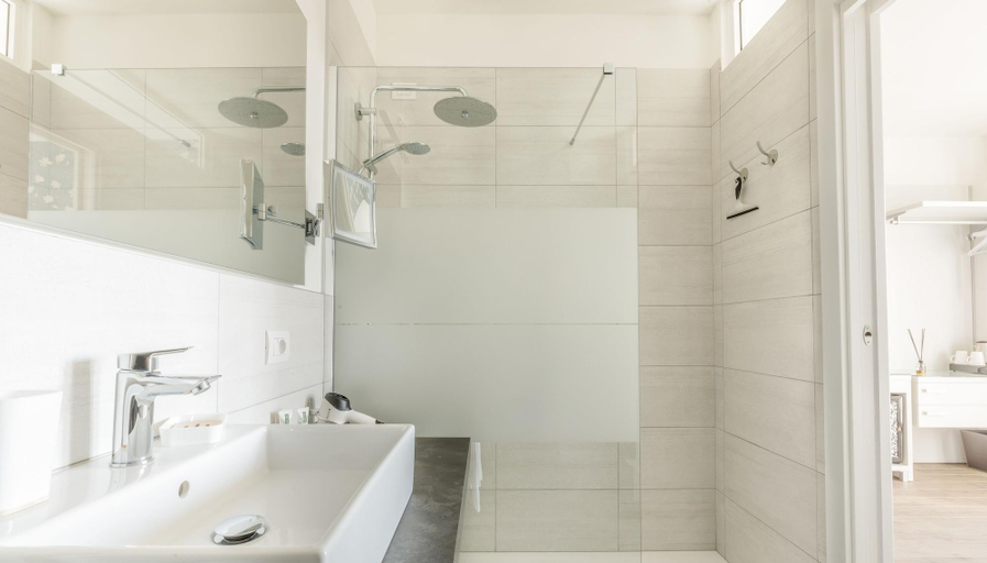 Bathroom 4, CASA BACI - Soggiorno nel Gusto, Verona