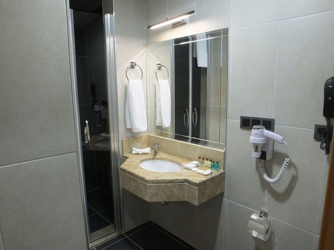 Bathroom 5, Cinarpark Hotel, Körfez