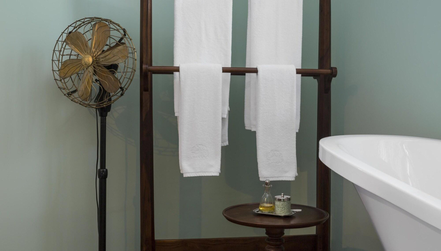 Bathroom 4, Maniumpathy, Thimbirigasyaya