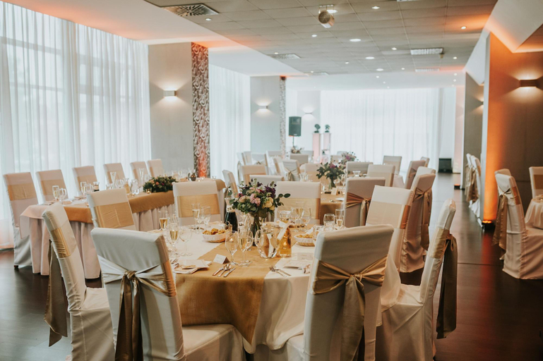 Food & Drinks 5, Hotel Modena, Bratislava II