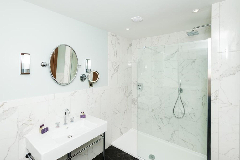 Bathroom 4, Kinnettles Hotel And Spa, Fife