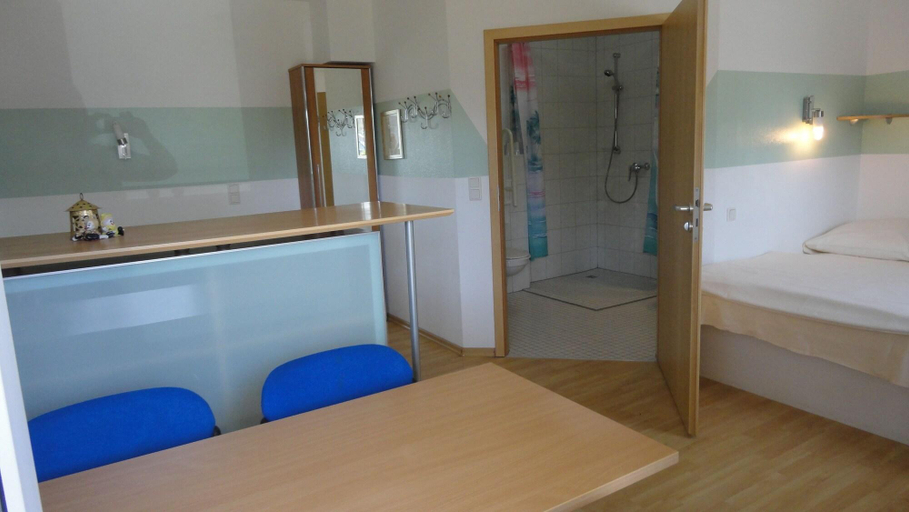 Bathroom 5, i-Motel, Offenbach