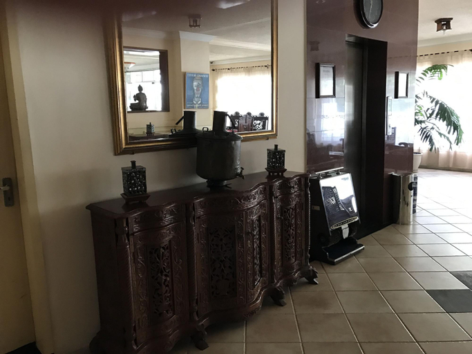 Public Area 2, St Georges Hotel
