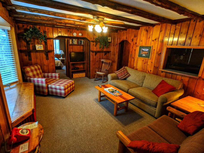 Public Area 2, Foot Of The Mountain Motel, Boulder