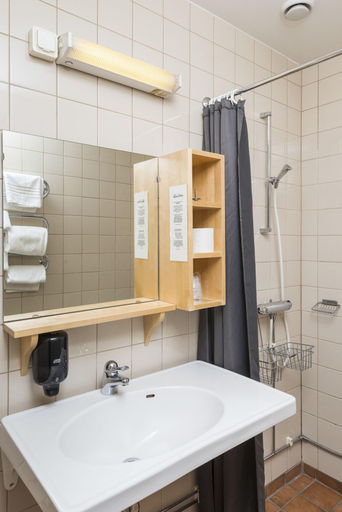 Bathroom 4, Mora Parken, Mora