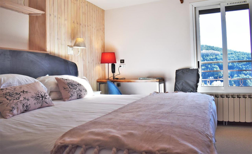 Bedroom 4, Hôtel Corrieu, Pyrénées-Orientales