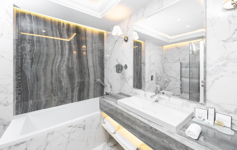 Bathroom 5, Tresor le Palais, Timisoara