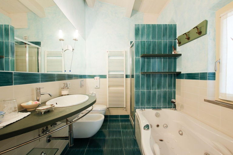Bathroom 5, B&B Villa FioreConero, Ancona
