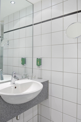 Bathroom 4, Maternushaus, Köln