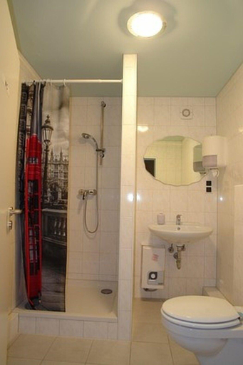 Bathroom 4, Hostel Pinneberg, Pinneberg
