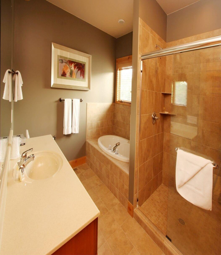 Bathroom 5, Ruttger's Bay Lake Resort, Crow Wing