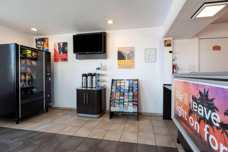 Public Area 3, Motel 6 Westley, CA, Stanislaus