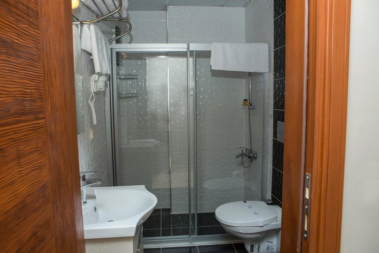 Bathroom, Akcali Hotel, İskenderun