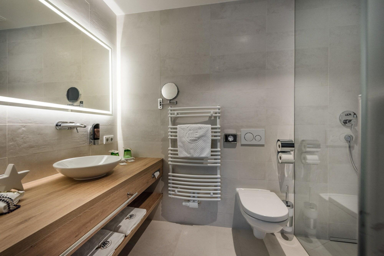 Bathroom 4, Hotel dasMEI, Innsbruck Land