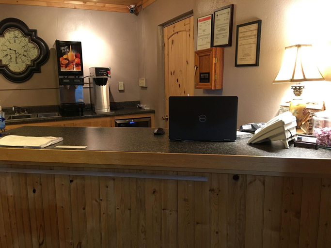 Public Area 2, Hotel Expedition, Carbon