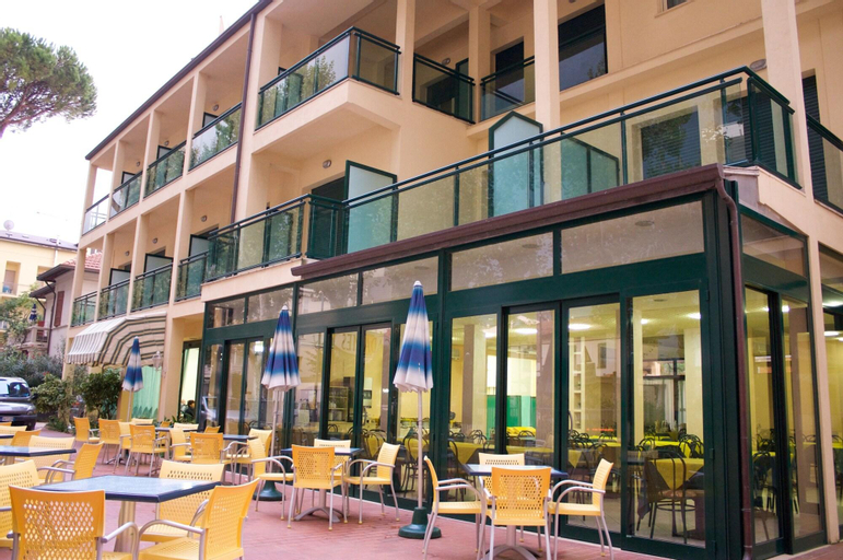 Public Area 3, Gadames Hotel - Lunch on the Beach, Ravenna