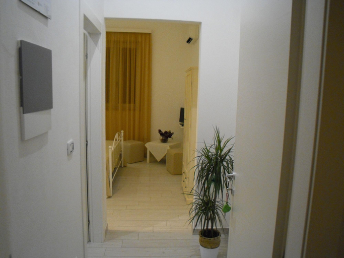 Public Area 3, Hotel Reverse, Brindisi