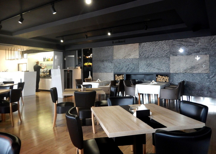 Food & Drinks 5, Penzion Set, Košice II