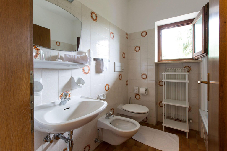 Bathroom 5, Pension Sankt Urban, Bolzano