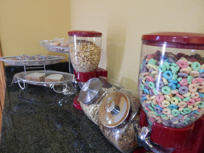 Food & Drinks, Western Motel, Thomas