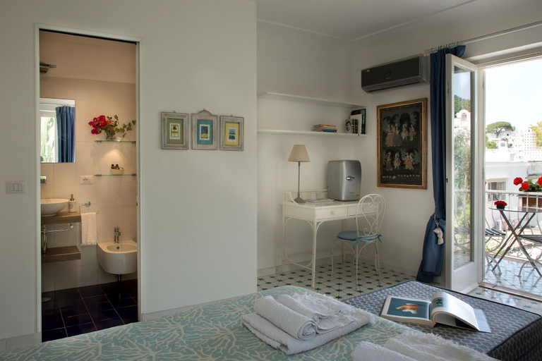 Bathroom 5, Riolinciano14 B&B, Napoli