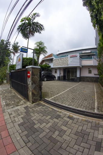 Exterior & Views 4, House of Arsonia Flamboyant, Central Jakarta
