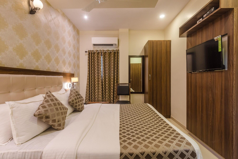 Public Area 3, Hotel Liberty Plaza, Mumbai Suburban