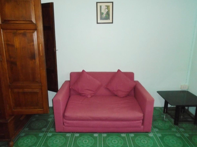 Public Area 3, Tik's Place Guests House, Cha-Am