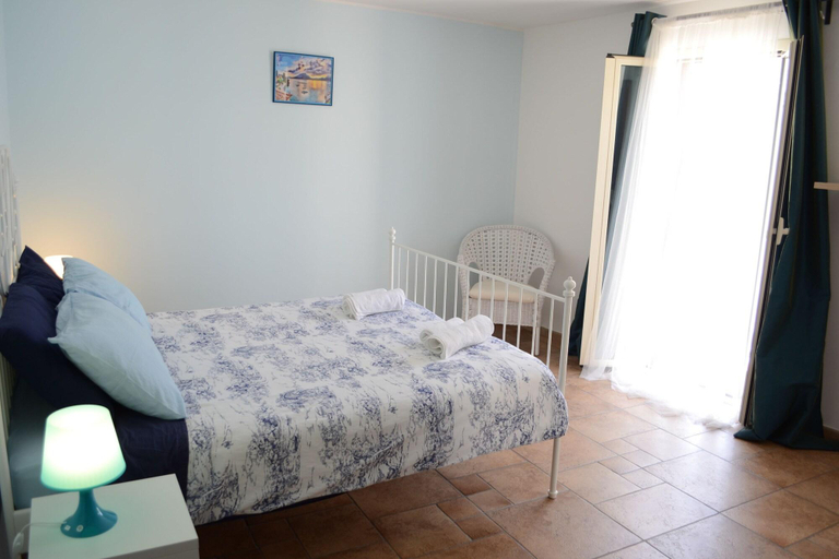 Bedroom 3, Bella Bari rooms, Bari