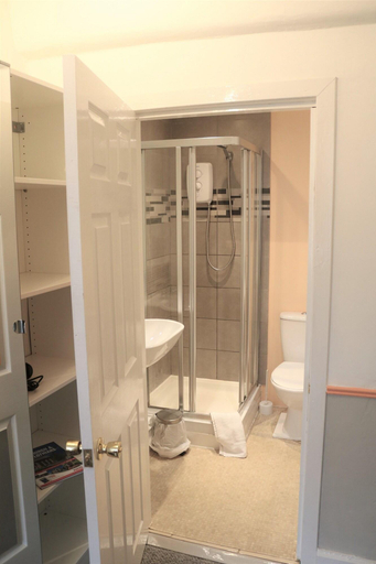 Bathroom 5, The Valentine Townhouse Hotel, Edinburgh