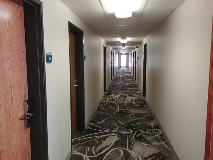 Public Area 3, Boarders Inn & Suites by Cobblestone Hotels – Broken Bow, Custer