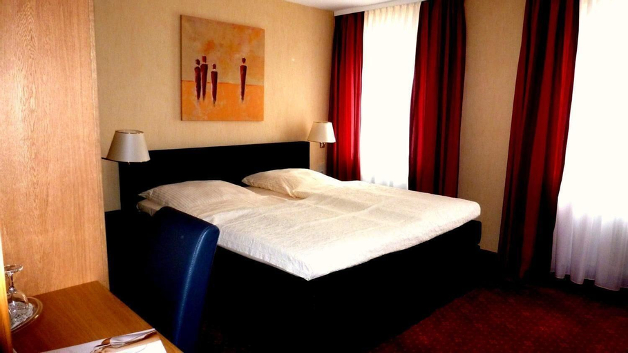 Bedroom 5, Hotel Rüdesheimer Hof, Rheingau-Taunus-Kreis
