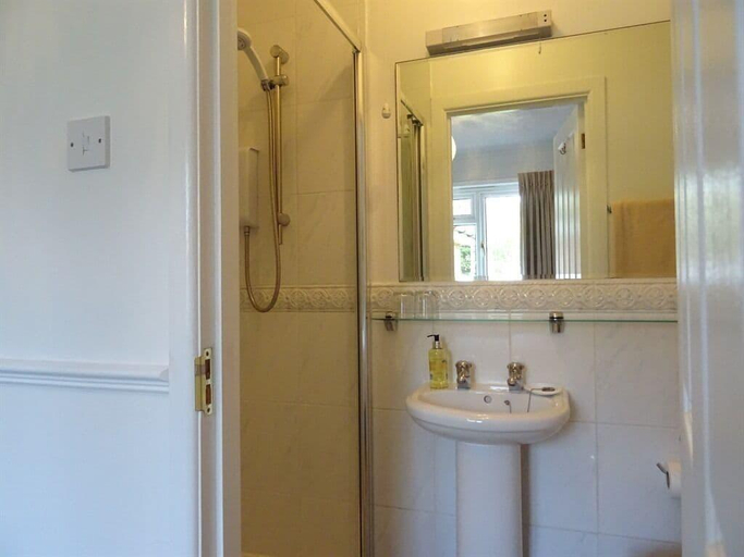 Bathroom 3, Honey Lodge, Poole