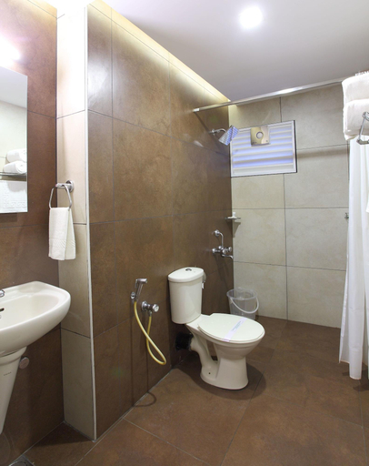 Bathroom, Hotel Luciyapalace, Thrissur