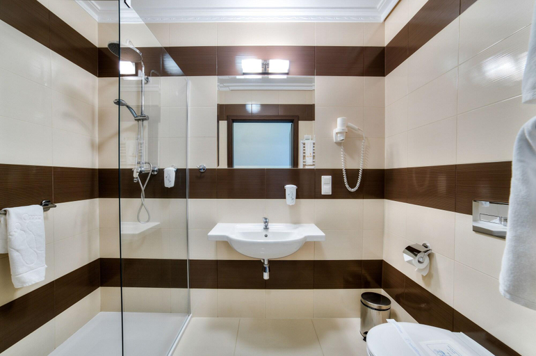 Bathroom 4, Hotel Luxor, Lublin