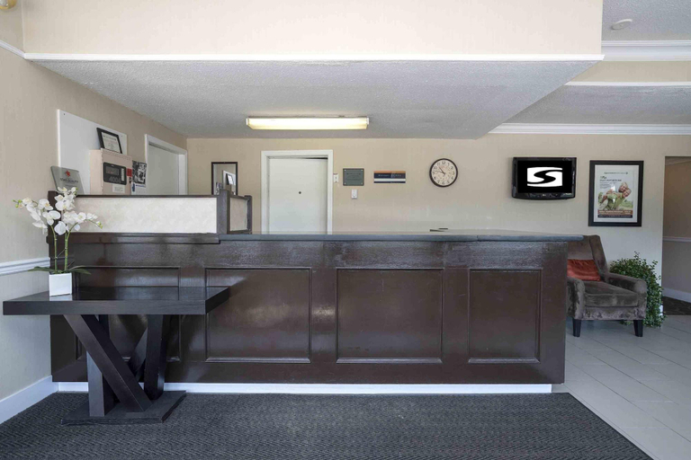 Public Area 2, Sandman Inn Blue River, Thompson-Nicola