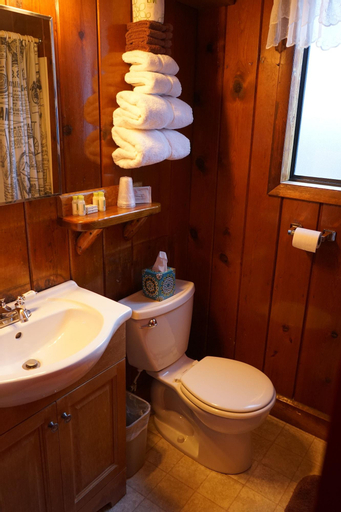 Bedroom 4, Foot Of The Mountain Motel, Boulder