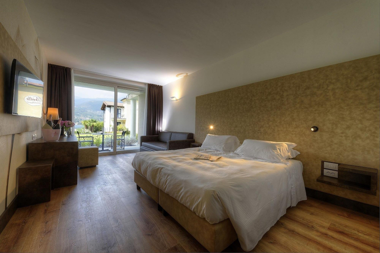 Bedroom 4, Bella, Brescia