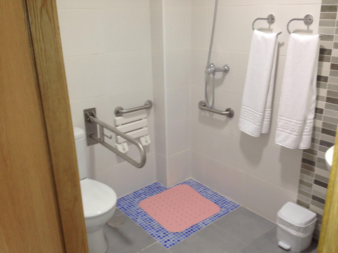 Bathroom 4, Pensión La Puntica, Murcia
