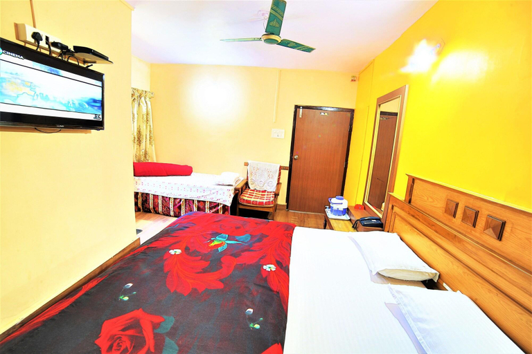 Bedroom 3, Shri Ganesh Hotel - 200 Meters from Nakki Lake Mount Abu, Sirohi