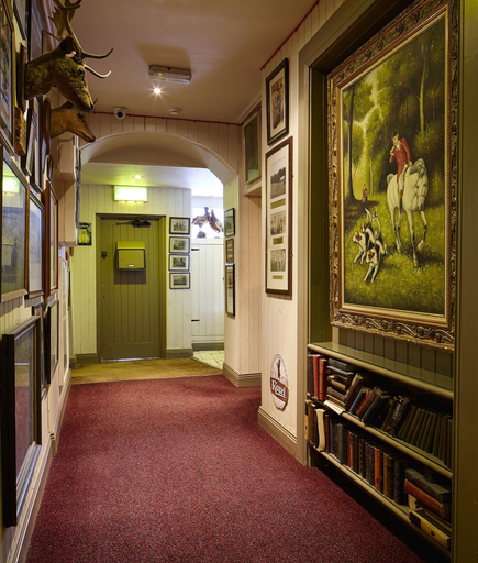 Public Area 2, The Horse & Hound