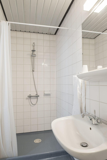 Bathroom 4, Hotel Phønix Brønderslev, Brønderslev