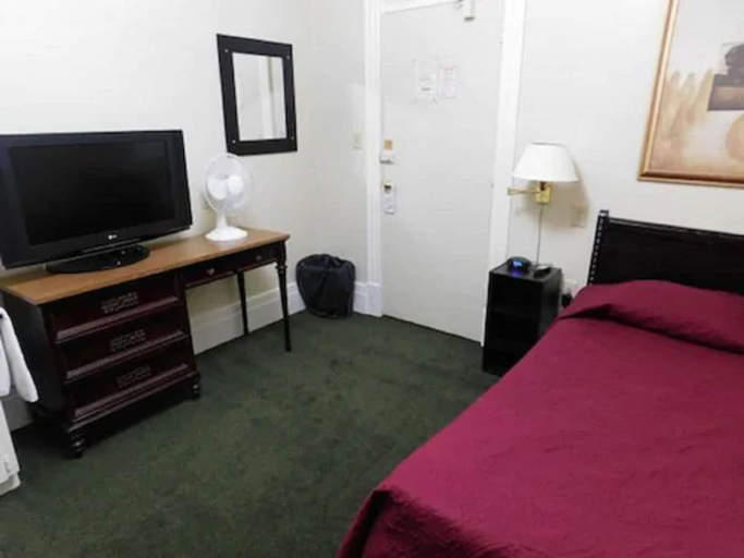 Bedroom 3, Filmores Hotel, Toronto