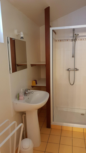 Bathroom, Au Bel Air, Yonne