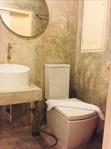 Bathroom 5, NY TH Hotel, Si Racha