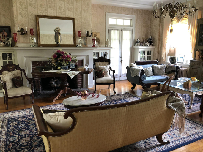 Public Area 3, Angie's B&B, New Hanover