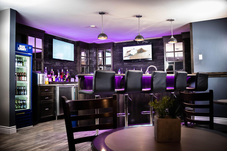 Public Area 2, Newfound Inn & Suites, Division No. 1
