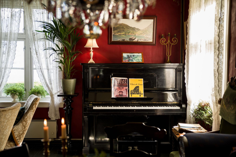 Public Area 3, Walaker Hotel, Luster