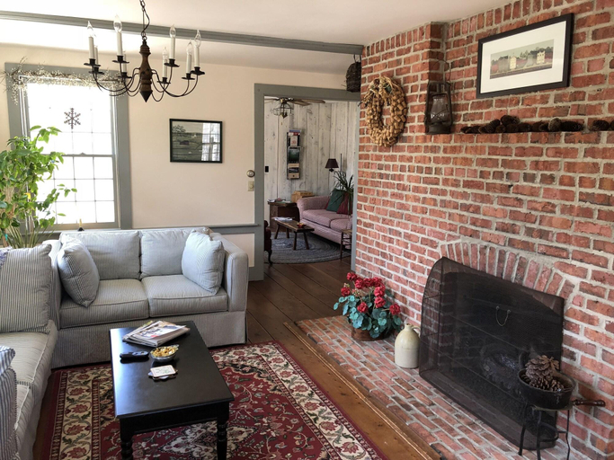 Public Area 2, Riverwind Inn Bed & Breakfast, Middlesex