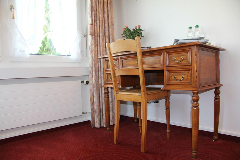 Bedroom 3, Hotel und Spezialitätenrestaurant zur Linde, Appenzell Ausserrhoden